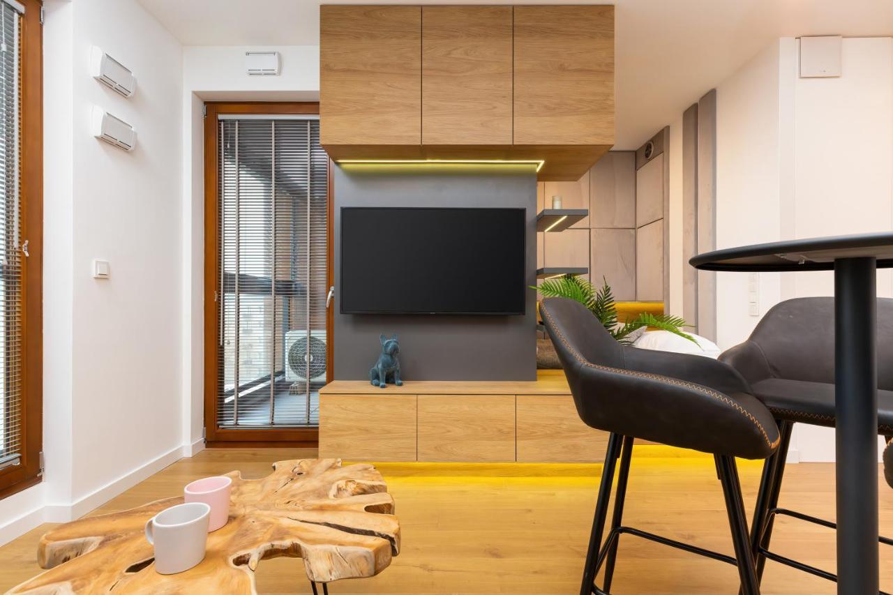 Apartment City Center Grzybowska By Renters Prestige Варшава Екстериор снимка