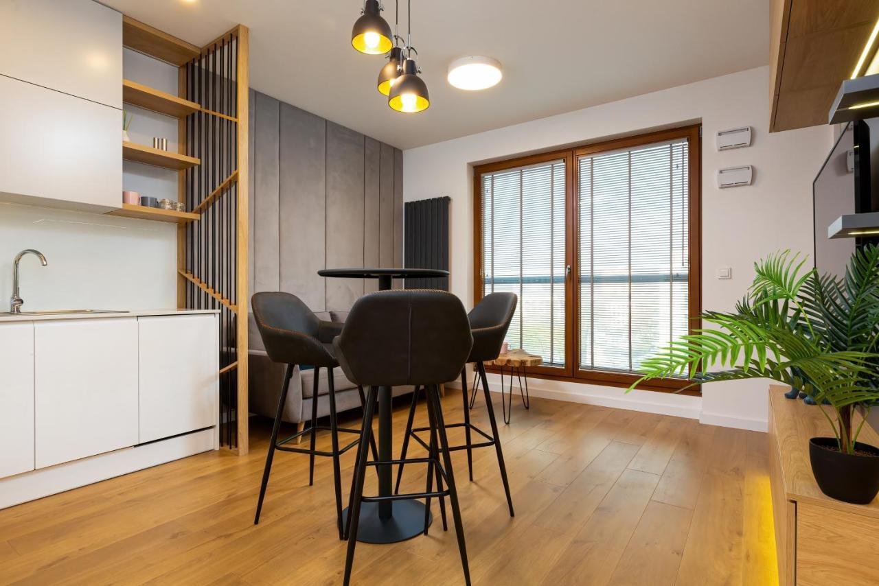 Apartment City Center Grzybowska By Renters Prestige Варшава Екстериор снимка
