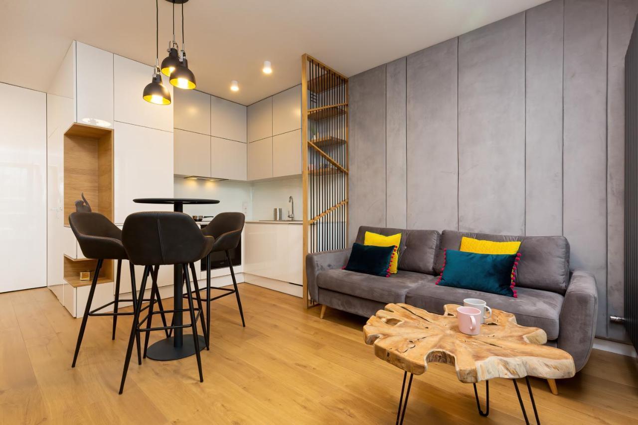 Apartment City Center Grzybowska By Renters Prestige Варшава Екстериор снимка