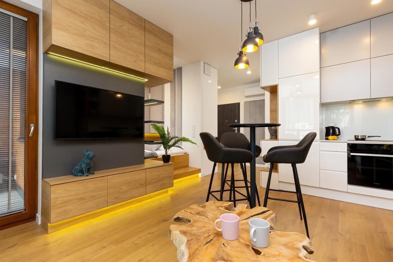 Apartment City Center Grzybowska By Renters Prestige Варшава Екстериор снимка